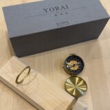 【最速レビュー】2026年度（2025年冬至〜）の一陽来復は台紙や両面テープから卒業！”穴八幡宮の一陽来復守り専用”ホルダーYORAIは”時間ぴったりにお祀りできて、落ちない”設計、台紙よりおすすめ！